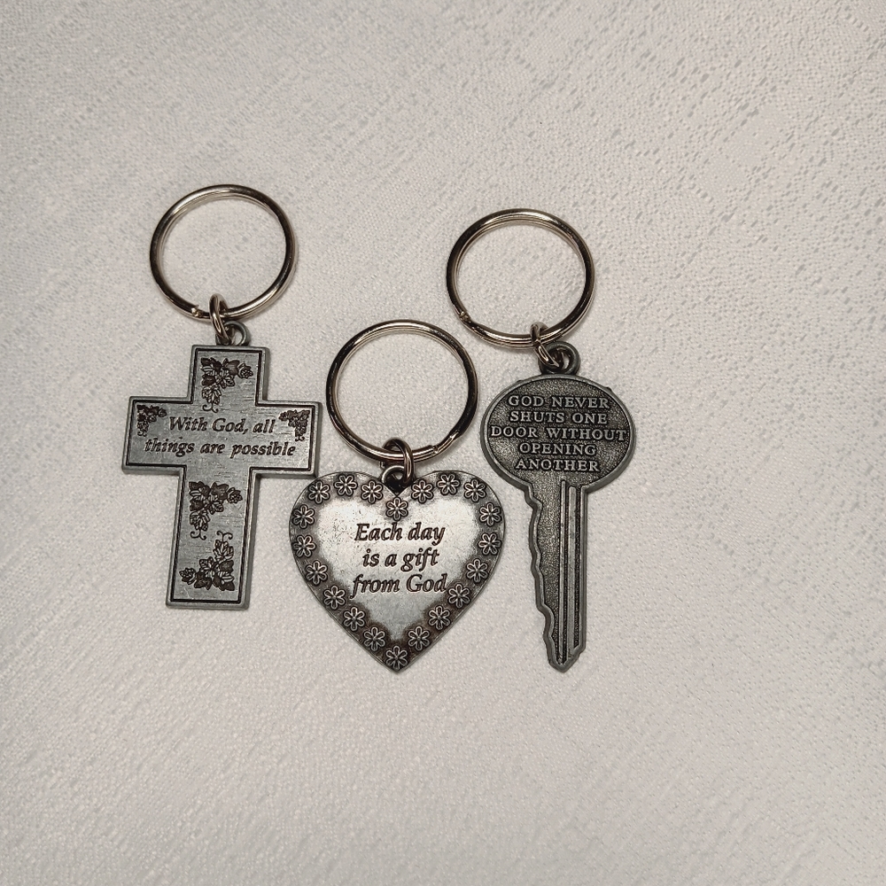 Vintage God promises Keychain a key, heart and cross pewter house car teen